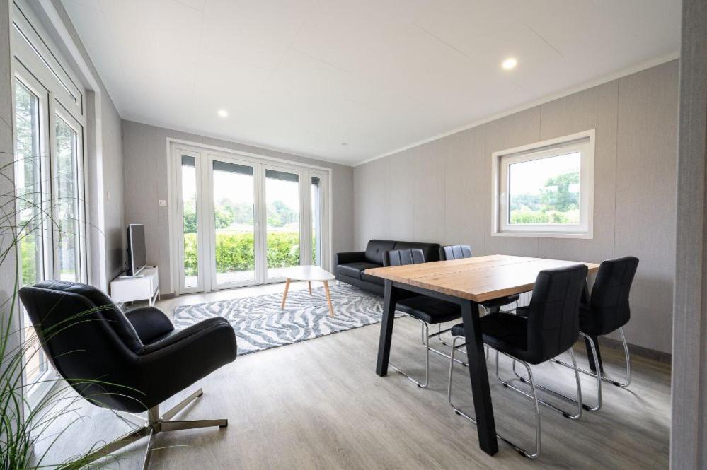 Recreatiepark Maas En Bos Hotel Wellerlooi Bagian luar foto